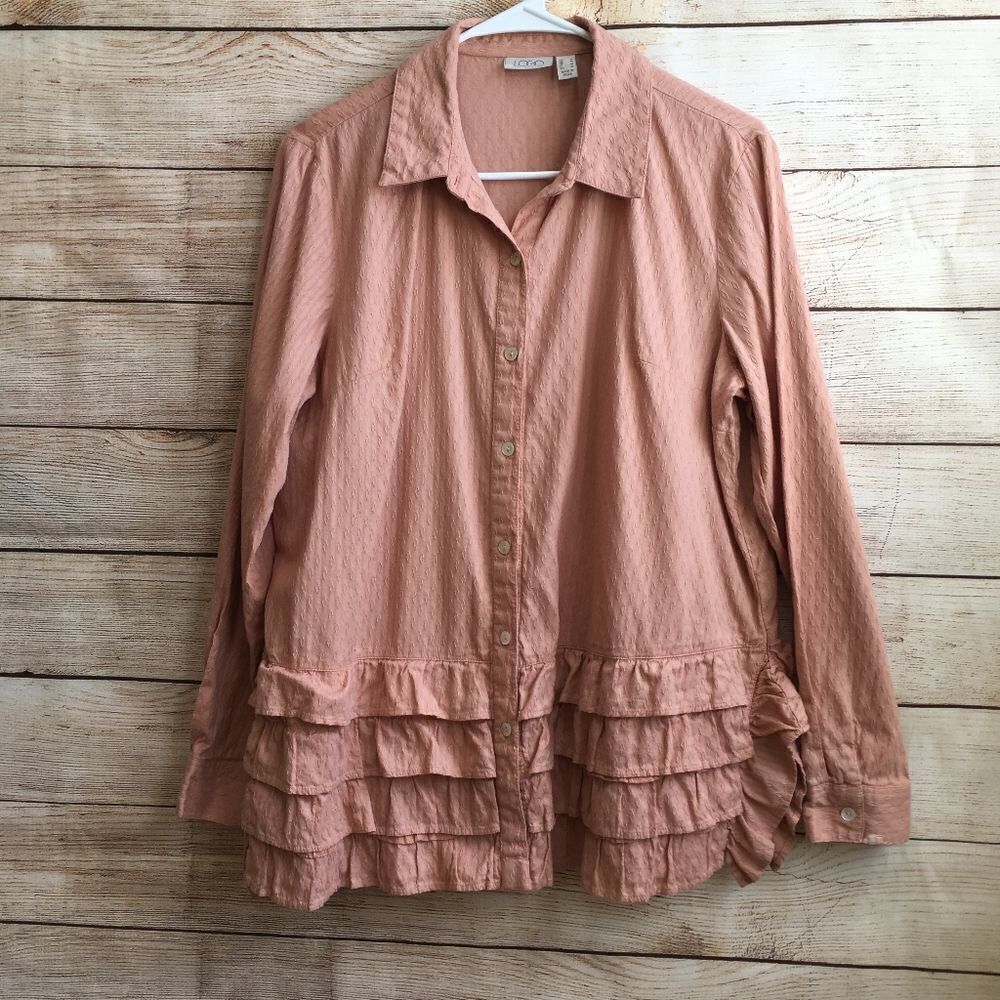 LOGO BY LORI GOLDSTEIN TEXTURED TOP IN PEACH